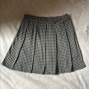 Knit Works Classic Black and White Houndstooth Pleated Skort Girls Sz 14
